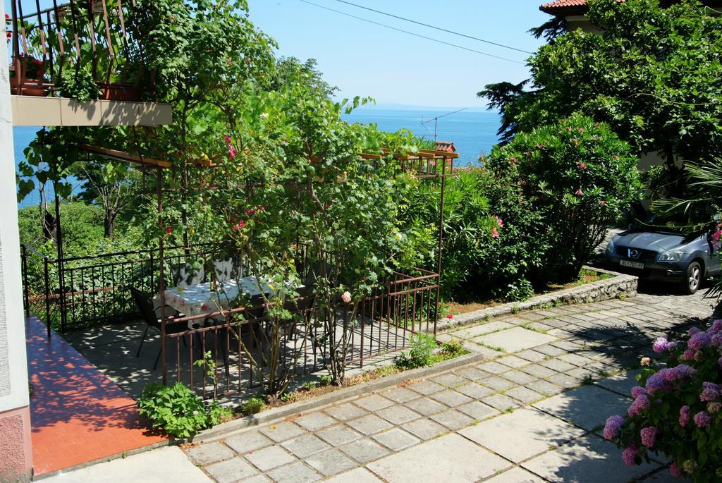 Apartman Lena Опатия Екстериор снимка
